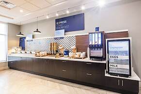 Holiday Inn Express & Suites Toronto Airport South by IHG