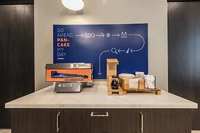 Holiday Inn Express & Suites Toronto Airport South by IHG