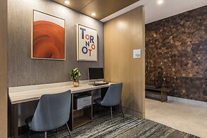 Holiday Inn Express & Suites Toronto Airport South by IHG