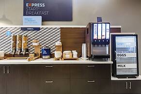 Holiday Inn Express & Suites Toronto Airport South by IHG