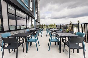 Holiday Inn Express & Suites Toronto Airport South by IHG