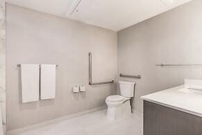 Holiday Inn Express & Suites Toronto Airport South by IHG