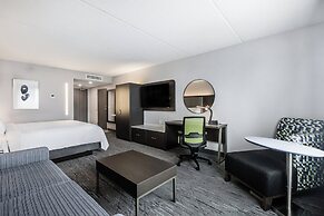 Holiday Inn Express & Suites Toronto Airport South by IHG