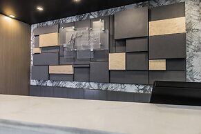 Holiday Inn Express & Suites Toronto Airport South by IHG