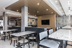 Holiday Inn Express & Suites Toronto Airport South by IHG