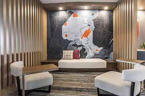 Holiday Inn Express & Suites Toronto Airport South by IHG