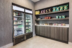 Holiday Inn Express & Suites Toronto Airport South by IHG