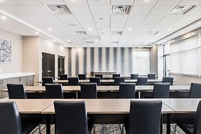 Holiday Inn Express & Suites Toronto Airport South by IHG