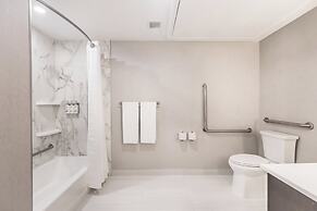 Holiday Inn Express & Suites Toronto Airport South by IHG