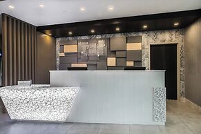 Holiday Inn Express & Suites Toronto Airport South by IHG