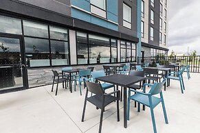 Holiday Inn Express & Suites Toronto Airport South by IHG