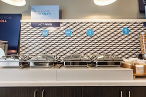 Holiday Inn Express & Suites Toronto Airport South by IHG