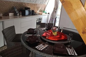 2brcabin-fireplace-hottub-sauna-skiresort