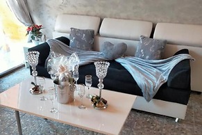 2brcabin-fireplace-hottub-sauna-skiresort