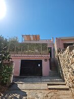 Stylish Home With Patio 4 min Walk to the Beach