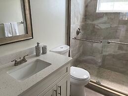 Three Bedroom Apartment #7 -- 2737 NPB -- Vusa Three Bedroom Condo Apa