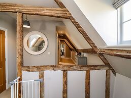 The Compton Cottage