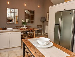 The Compton Cottage