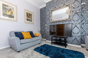 Remarkable Luxurious Home at the Edge of City