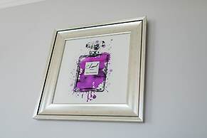 Remarkable Luxurious Home at the Edge of City