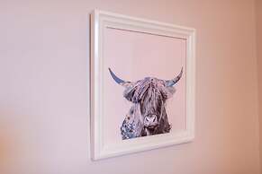 Remarkable Luxurious Home at the Edge of City