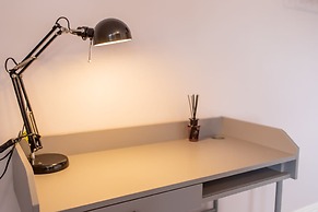 Remarkable Luxurious Home at the Edge of City