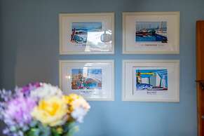 Remarkable Luxurious Home at the Edge of City