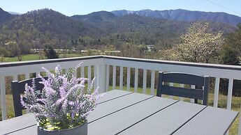 Peace Of Paradise 2 Bedroom Home by RedAwning