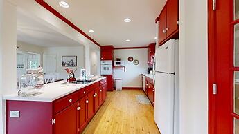 Peace Of Paradise 2 Bedroom Home by RedAwning