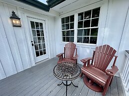 Peace Of Paradise 2 Bedroom Home by RedAwning