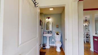 Peace Of Paradise 2 Bedroom Home by RedAwning