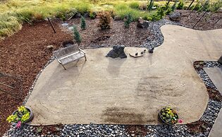 Zen View 2 Bedroom Home by Redawning