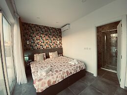 Tritoni Marina Apartments and Suites