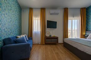 Tritoni Marina Apartments and Suites