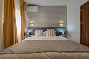 Tritoni Marina Apartments and Suites