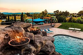 Mermaid by Avantstay Private Estate w/ Pool, Volleyball & Arcade!