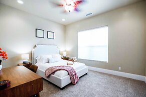 Mermaid by Avantstay Private Estate w/ Pool, Volleyball & Arcade!