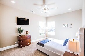 Mermaid by Avantstay Private Estate w/ Pool, Volleyball & Arcade!