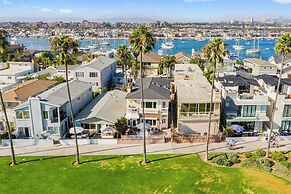 Sea Glass by Avantstay 5BR Unique Beach House on Balboa Peninsula w/ P