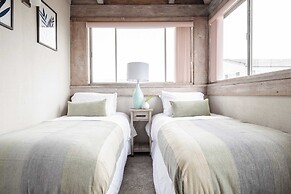 Sea Glass by Avantstay 5BR Unique Beach House on Balboa Peninsula w/ P