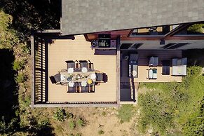 Little Red by Avantstay Peaceful Serene Cabin W/hot Tub & Pine Tree Vi