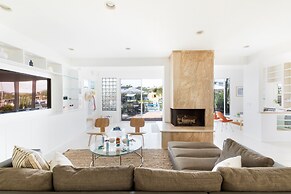 Bay Breeze by Avantstay Bayfront Home w/ Fire Pit & Private Dock in Ba