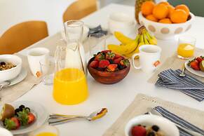 Bay Breeze by Avantstay Bayfront Home w/ Fire Pit & Private Dock in Ba