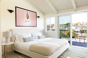 Bay Breeze by Avantstay Bayfront Home w/ Fire Pit & Private Dock in Ba