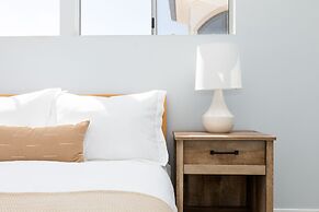 Bay Breeze by Avantstay Bayfront Home w/ Fire Pit & Private Dock in Ba