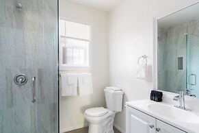 Balboa Buyout by Avantstay - Condo w/ Views in DT San Diego!