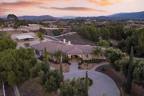 Bear Bridge by Avantstay Hilltop Haven in Temecula w/ Views, Putting G