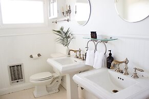 Bluff by Avantstay Gorgeous Malibu Getaway w/ Hot Tub & Spectacular Oc