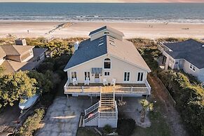 Lighthouse by Avantstay Beachfront View Home w/ Pool Table & Ping Pong