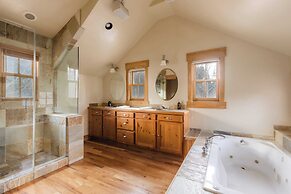 Buffalo by Avantstay Beautifully Designed Cabin w/ Hot Tub